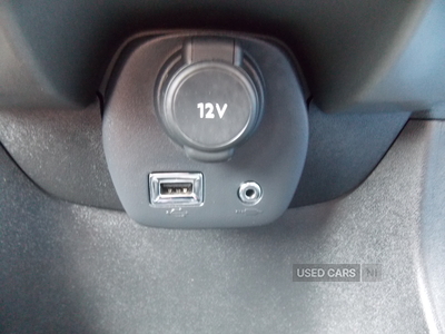 SY15ZRNPeugeot108-15