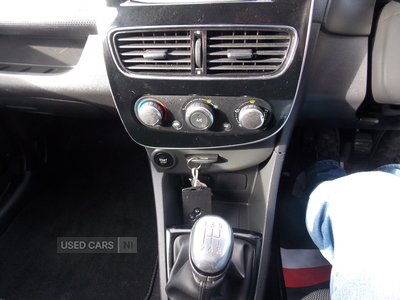 SG18ZFLRenaultClio-20