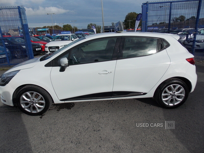 SG18ZFLRenaultClio-3