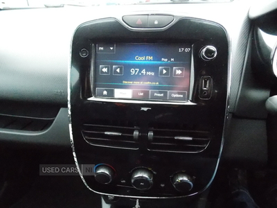 SB64HFRRenaultClio-19