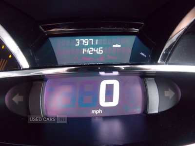 SB64HFRRenaultClio-23