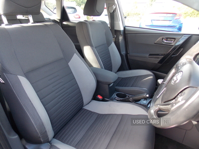 SD67AYUToyotaAuris-15