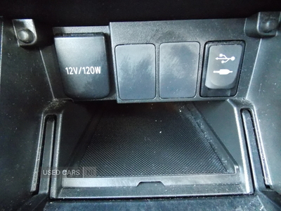 SD67AYUToyotaAuris-19