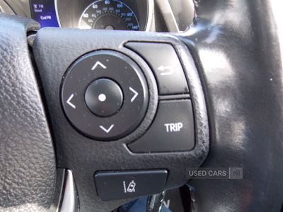 SD67AYUToyotaAuris-22