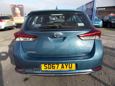 SD67AYUToyotaAuris-5