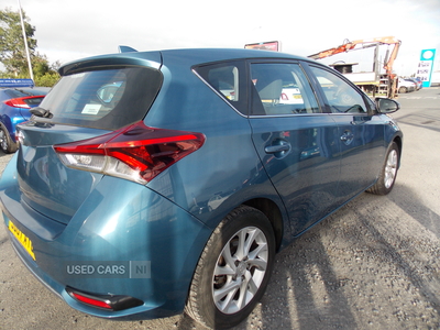 SD67AYUToyotaAuris-6