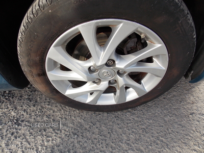 SD67AYUToyotaAuris-9