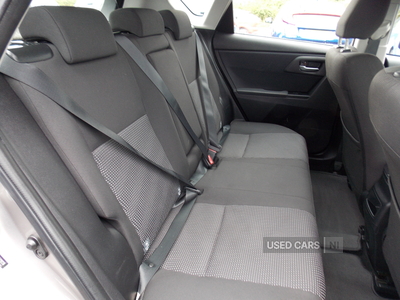 SJ64ZSGToyotaAuris-13