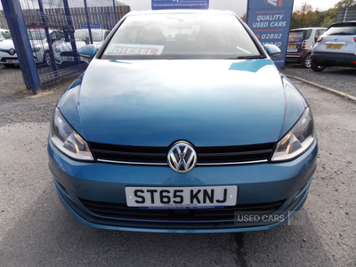 ST65KNJVolkswagenGolf-1
