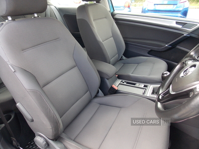 ST65KNJVolkswagenGolf-16