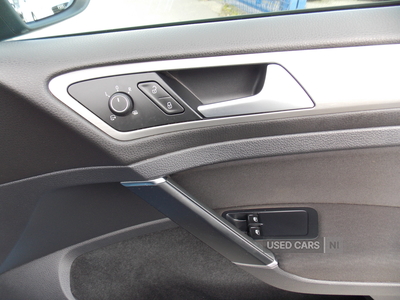 ST65KNJVolkswagenGolf-17