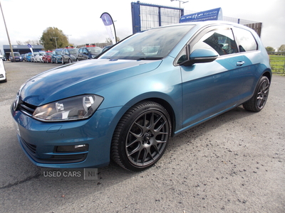 ST65KNJVolkswagenGolf-2