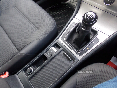 ST65KNJVolkswagenGolf-21