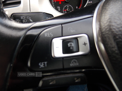 ST65KNJVolkswagenGolf-22