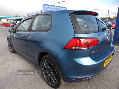 ST65KNJVolkswagenGolf-4