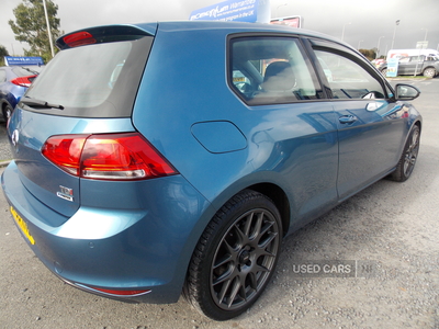 ST65KNJVolkswagenGolf-6