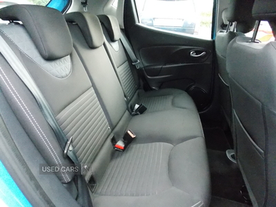 AY15TZFRenaultClio-12