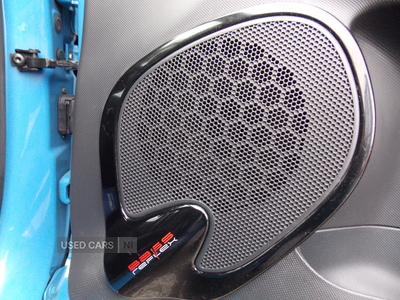 AY15TZFRenaultClio-16