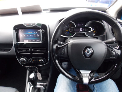 AY15TZFRenaultClio-17