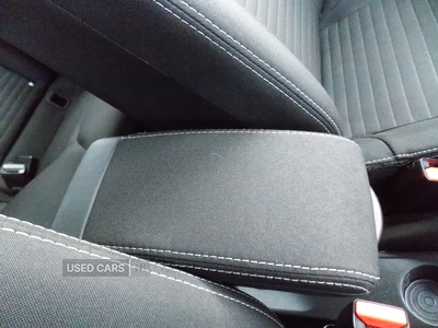 AY15TZFRenaultClio-22