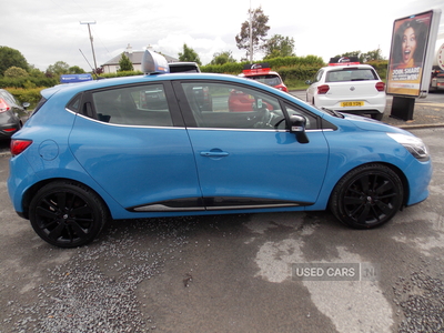 AY15TZFRenaultClio-6