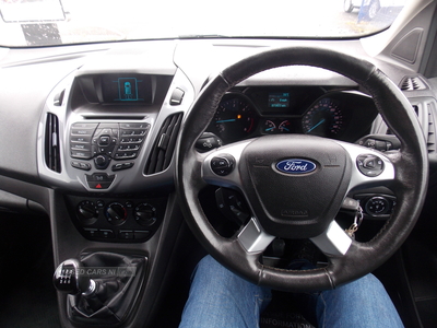 BT18UJNFordTransit-Connect-14