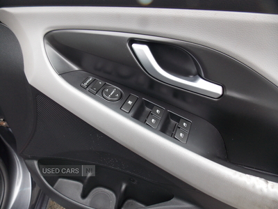 EA67CWXHyundaii30-16