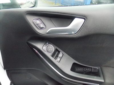 EF18FZTFordFiesta-16