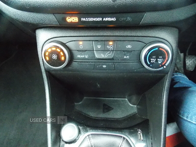 EF18FZTFordFiesta-19