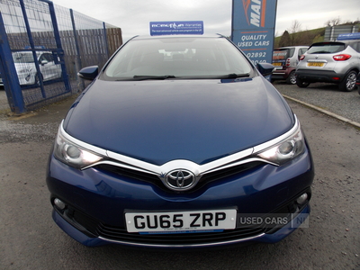 GU65ZRPToyotaAuris-1