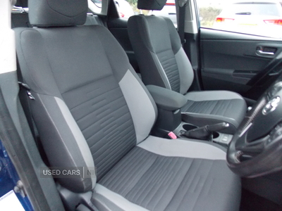 GU65ZRPToyotaAuris-16