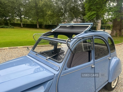 KXI7428Citroen2CV-11