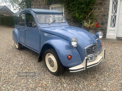 KXI7428Citroen2CV-15