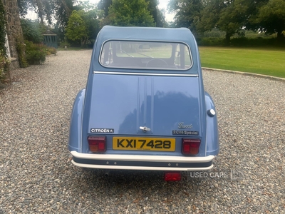 KXI7428Citroen2CV-16