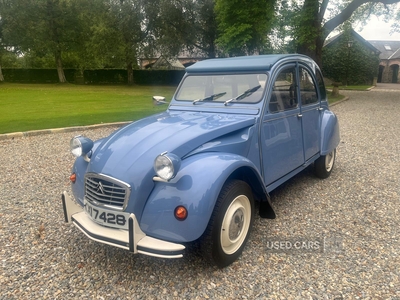 KXI7428Citroen2CV-2
