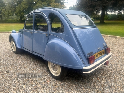 KXI7428Citroen2CV-22