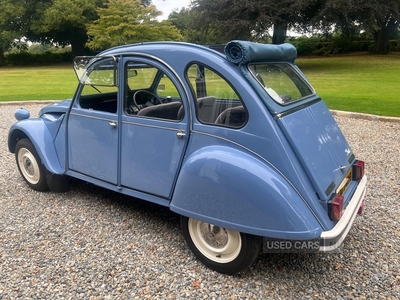 KXI7428Citroen2CV-23