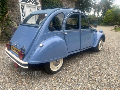 KXI7428Citroen2CV-25