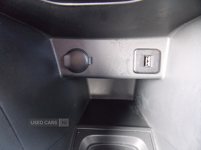 NJ13AXSSuzukiSwift-19