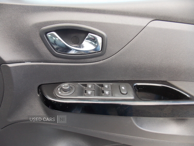 SB17GSZRenaultCaptur-17