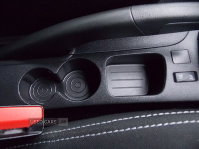 SB18TGXRenaultClio-19