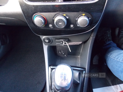 SB67HKDRenaultClio-21