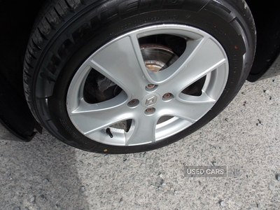 SF63TGYRenaultClio-10