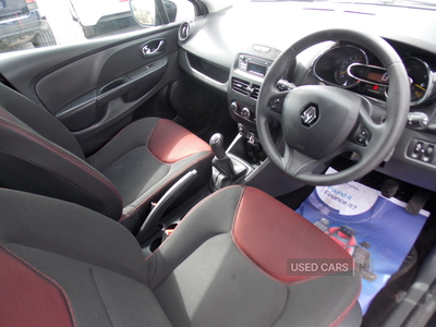 SF63TGYRenaultClio-14