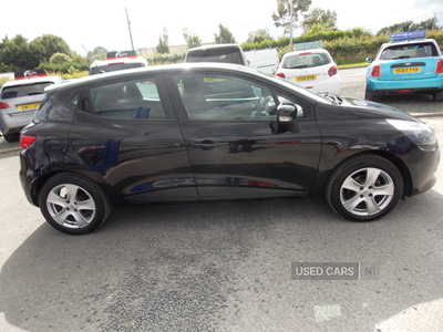 SF63TGYRenaultClio-7