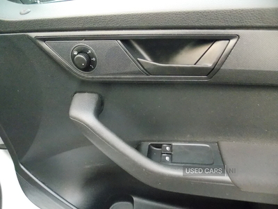 SJ17AVZSkodaFabia-17