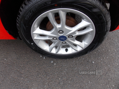 ST14KFKFordFiesta-11