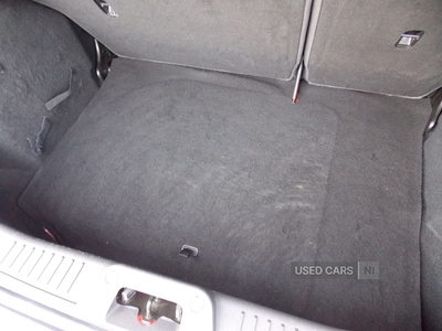 ST14KFKFordFiesta-12