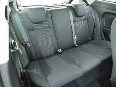 ST14KFKFordFiesta-13