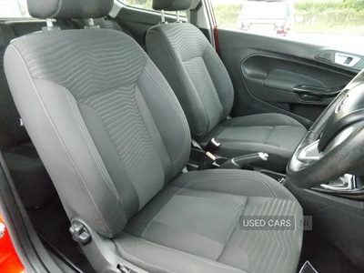 ST14KFKFordFiesta-15